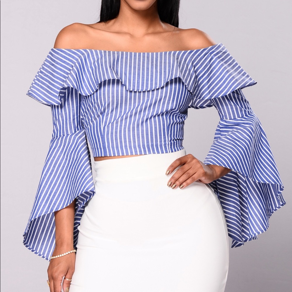 SUPER Cute Crop Top🦋 NWT!